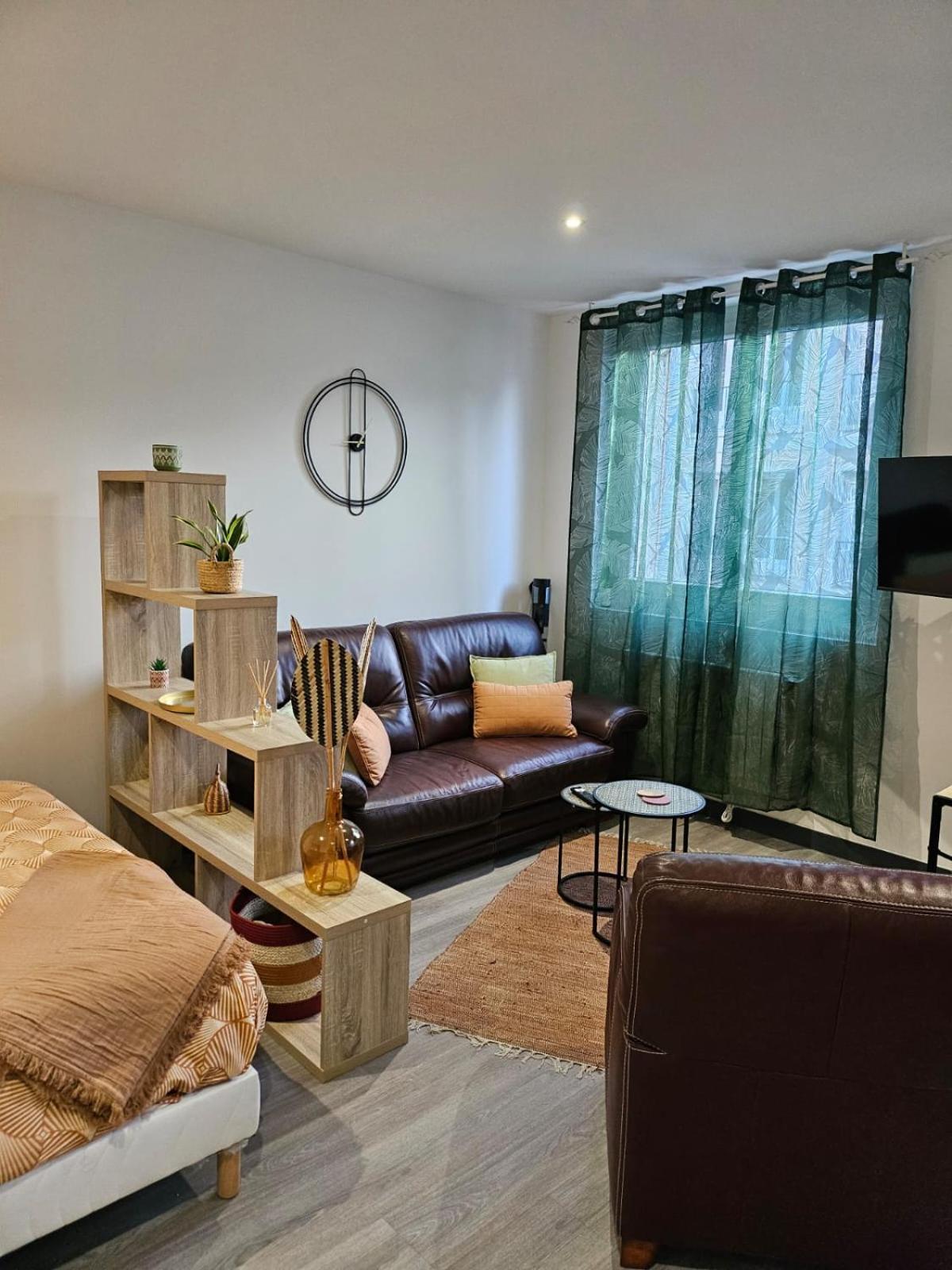 Nassau2 F1 Apartman Beauvais Kültér fotó